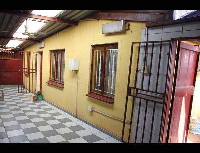 2 BEDROOM HOUSE FOR SALE IN PROTEA GLEN